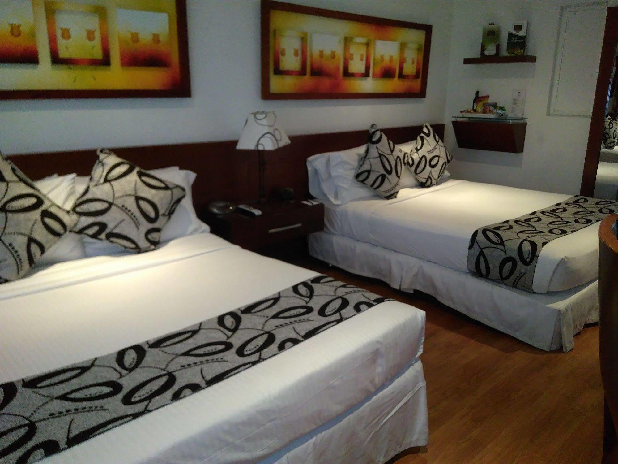 Hotel Marbella Chico Богота Екстер'єр фото